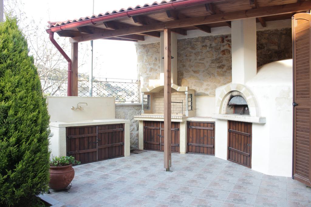 Artemisia Traditional Home Choudetsi Exterior foto